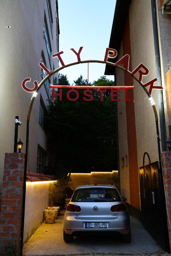 City Park Hostel Pristina Eksteriør billede