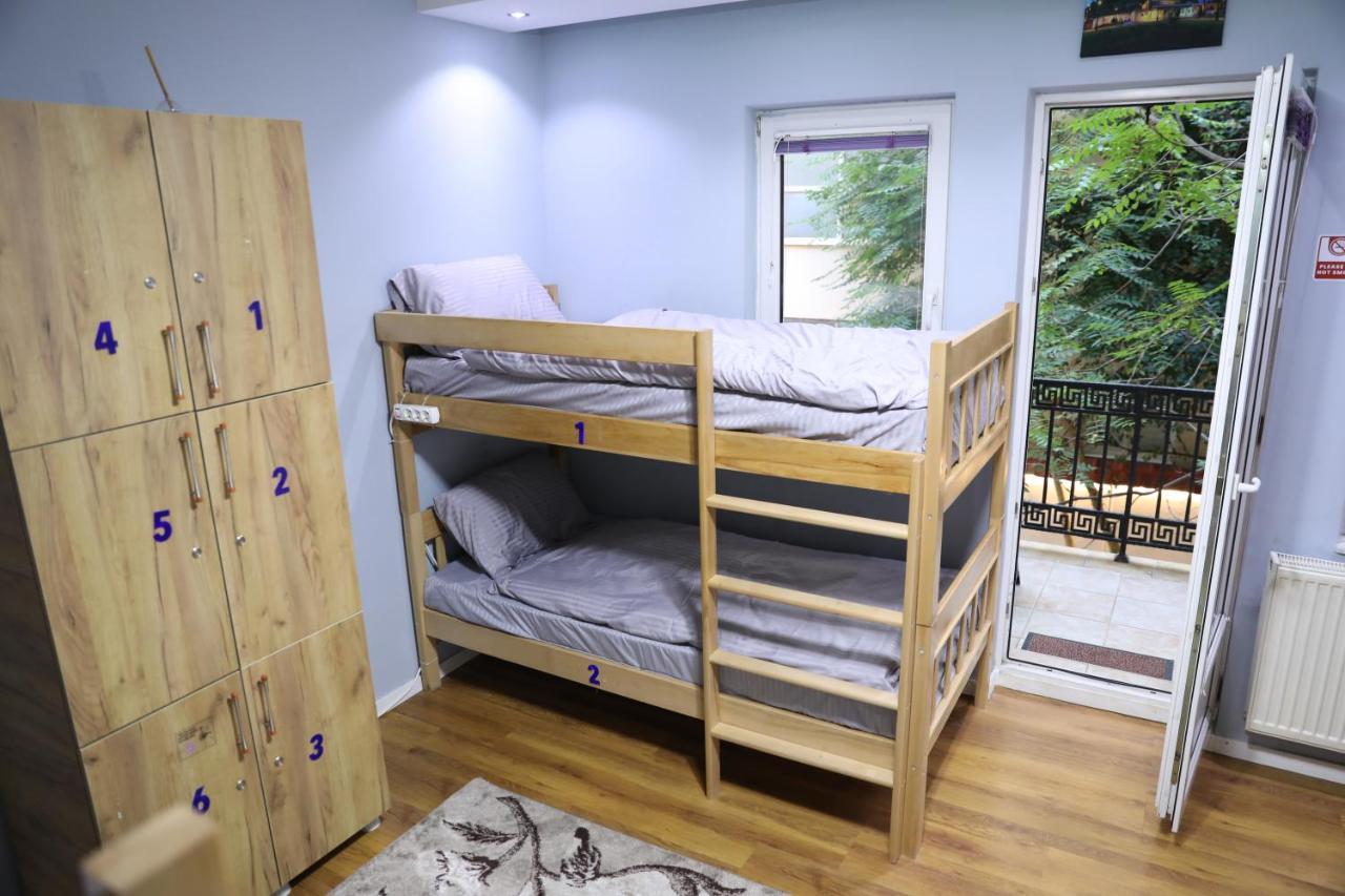 City Park Hostel Pristina Eksteriør billede