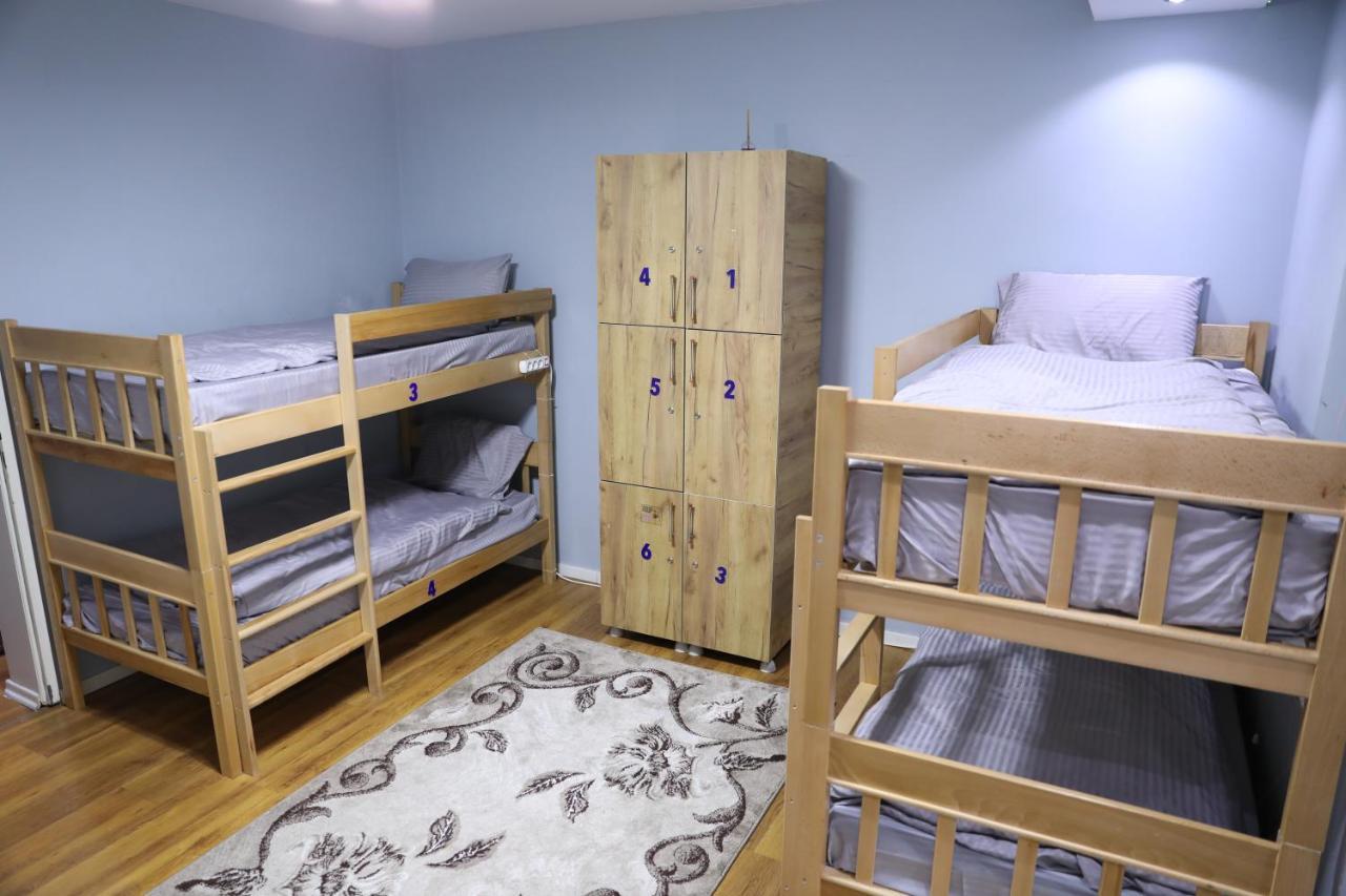 City Park Hostel Pristina Eksteriør billede