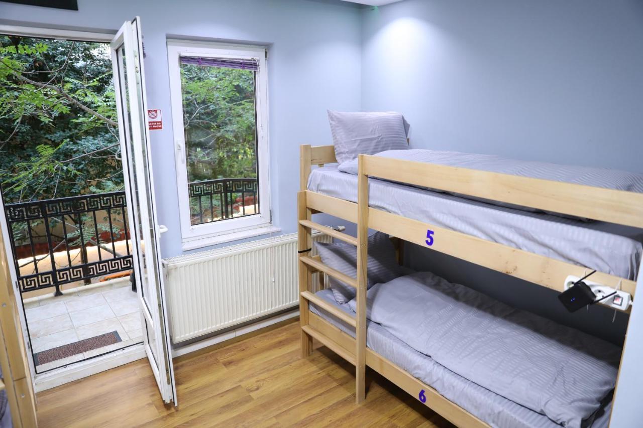 City Park Hostel Pristina Eksteriør billede