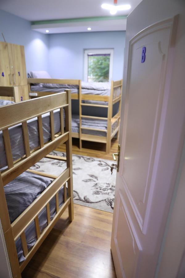 City Park Hostel Pristina Eksteriør billede