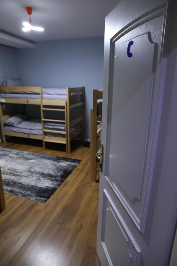 City Park Hostel Pristina Eksteriør billede