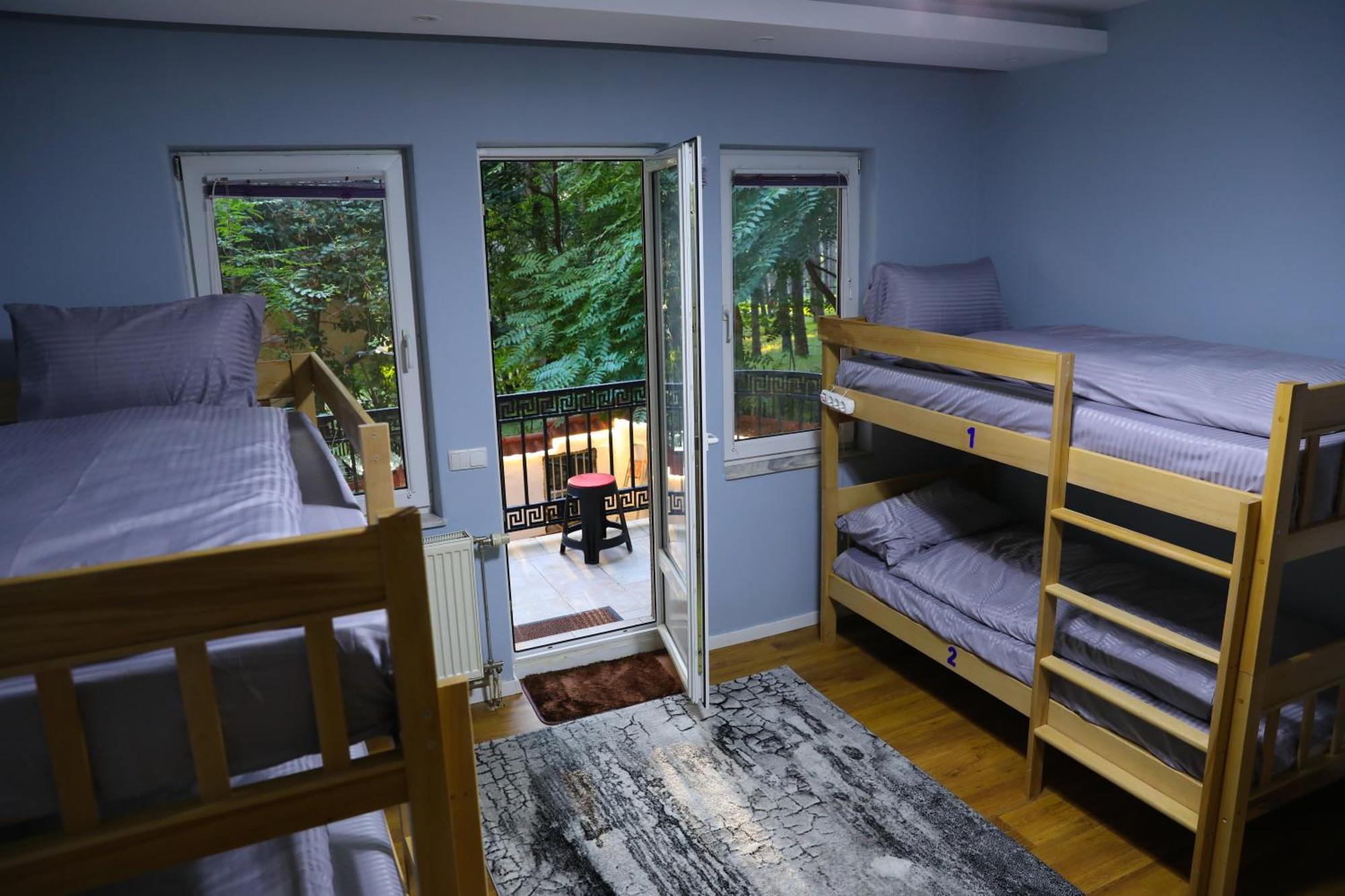 City Park Hostel Pristina Eksteriør billede
